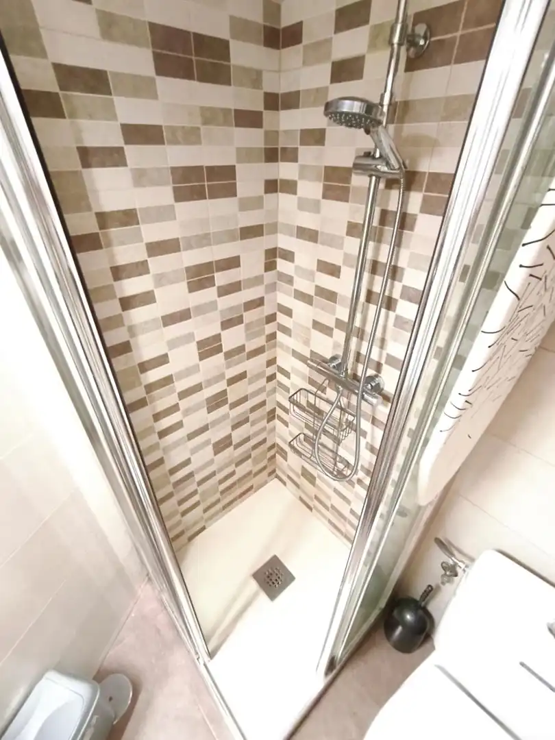 Badezimmer von Wohnung zur Miete in Madrid mit Heizung, Terrasse und Möbliert