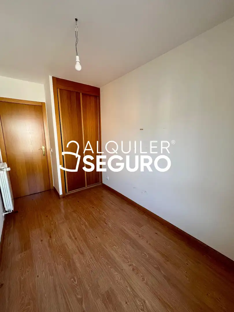 Bedroom of Flat for rent in Alcobendas  with Air Conditioner, Heating and Storage room