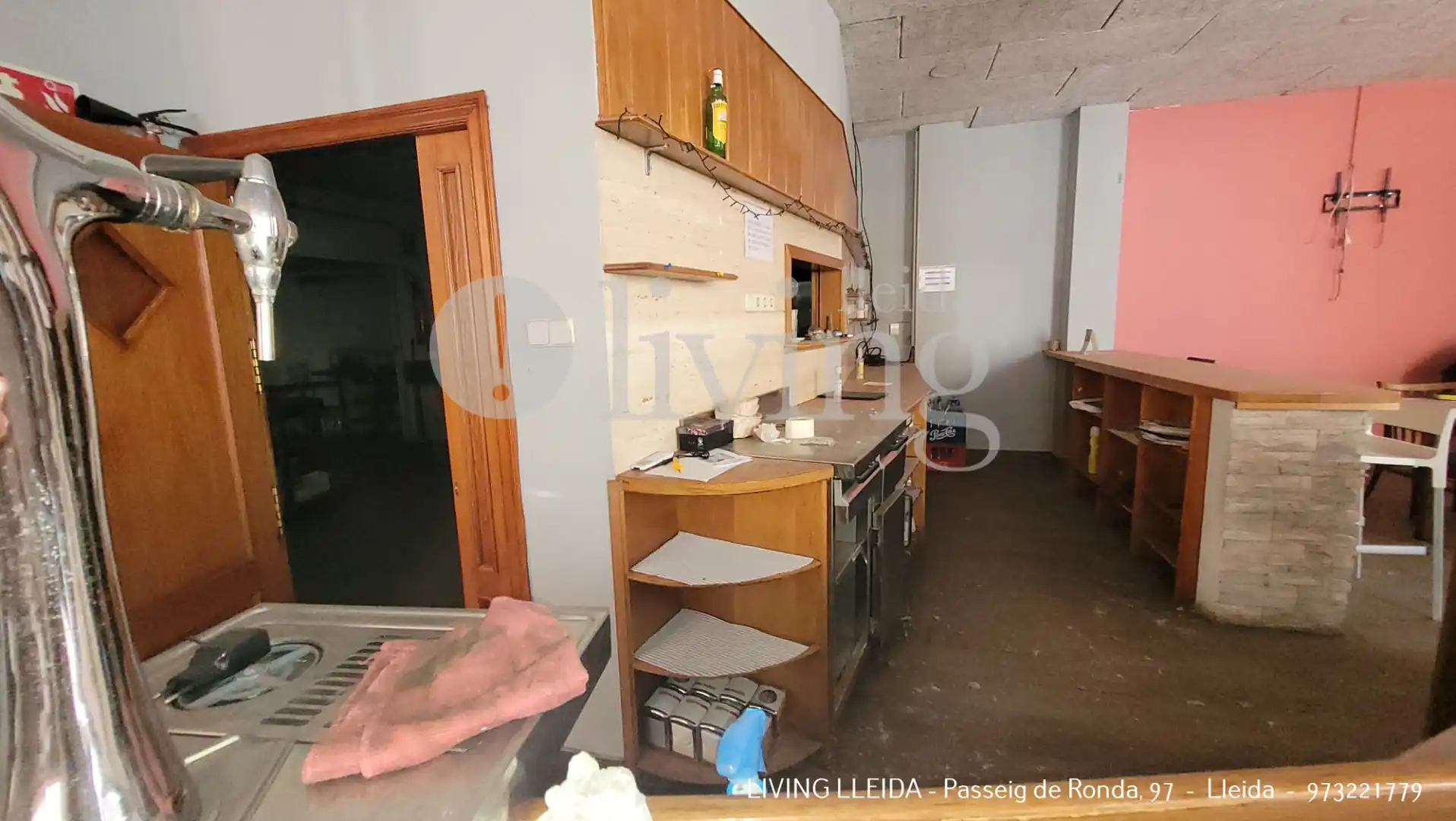 Cuina de Local en venda en Cubelles amb Aire condicionat, Calefacció i Terrassa