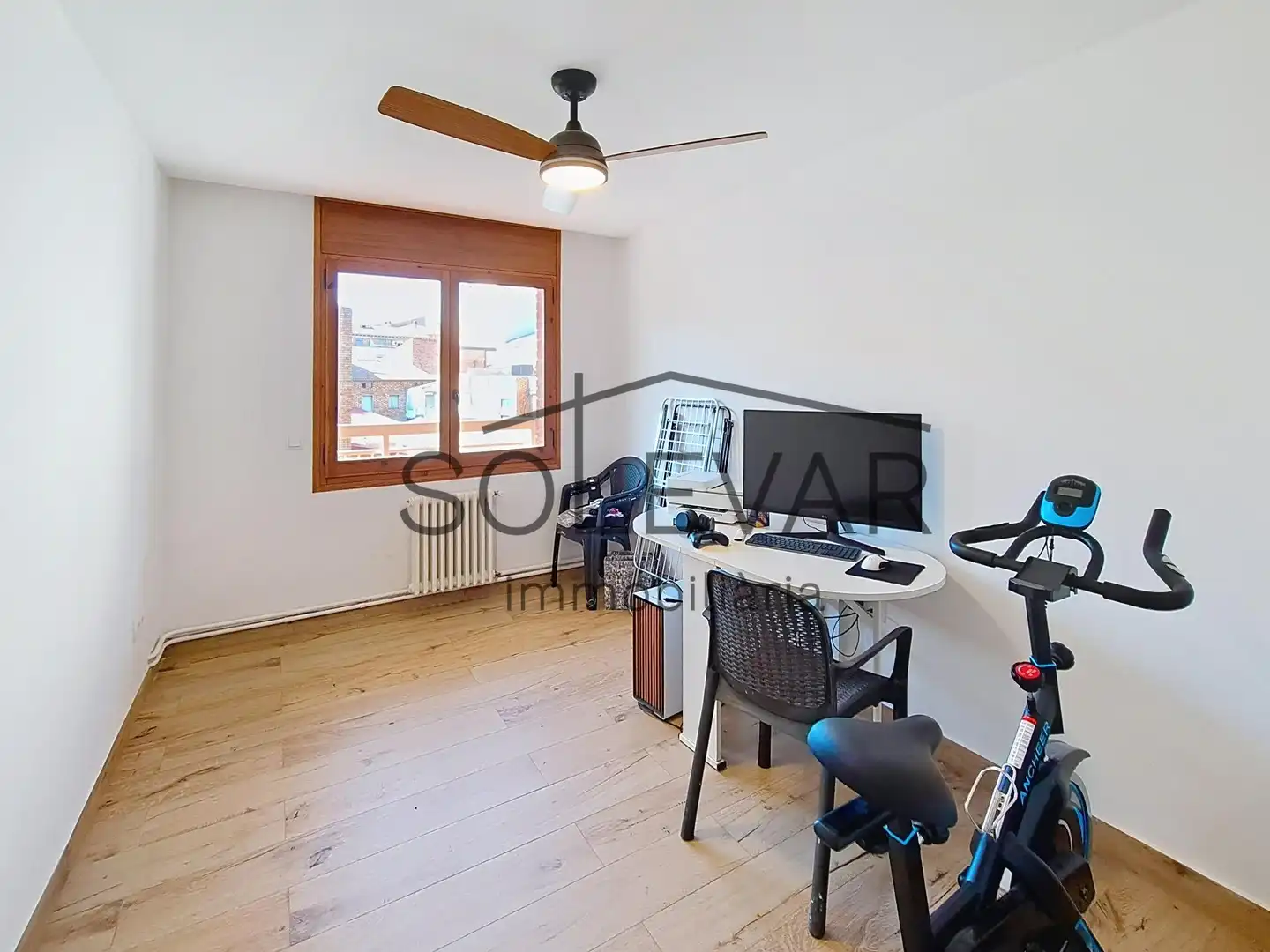 Wohnung zum Verkauf in Tremp mit Heizung und Balkon