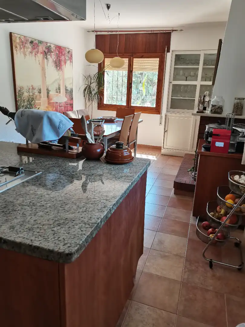 Cuina de Casa o xalet en venda en Málaga amb Calefacció, Jardí privat i Parquet