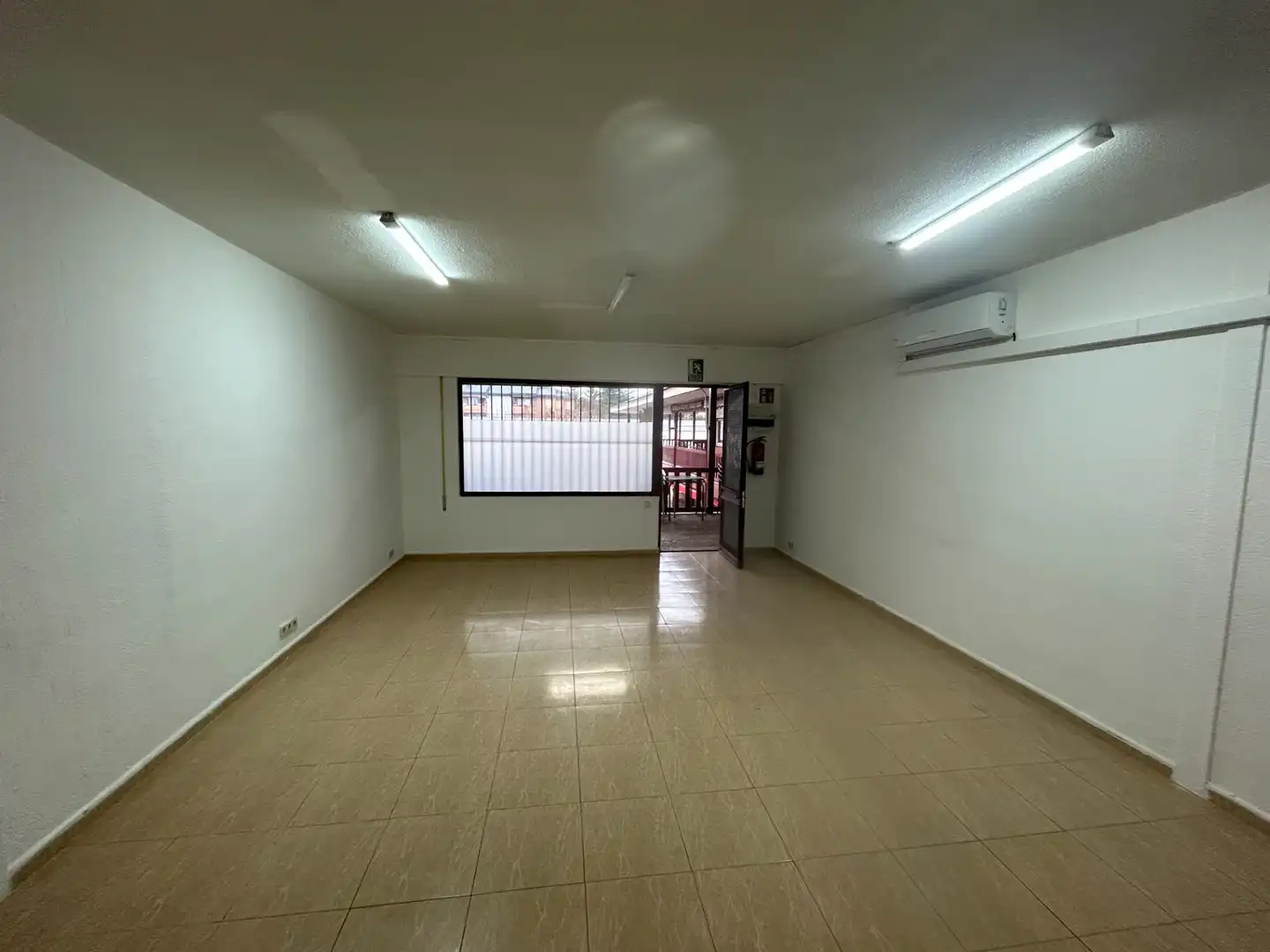 Local en venta en El Escorial con Aire acondicionado