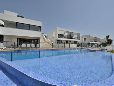 Casa pareada con piscina en venta en Riviera del Sol