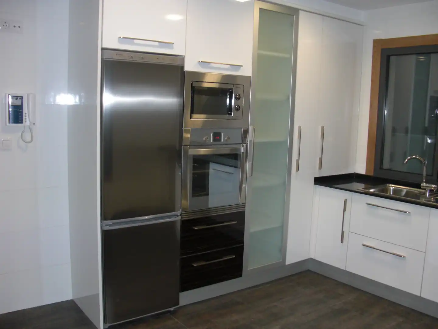 Cocina de Casa o chalet de alquiler en Vigo  con Jardín privado, Terraza y Alarma