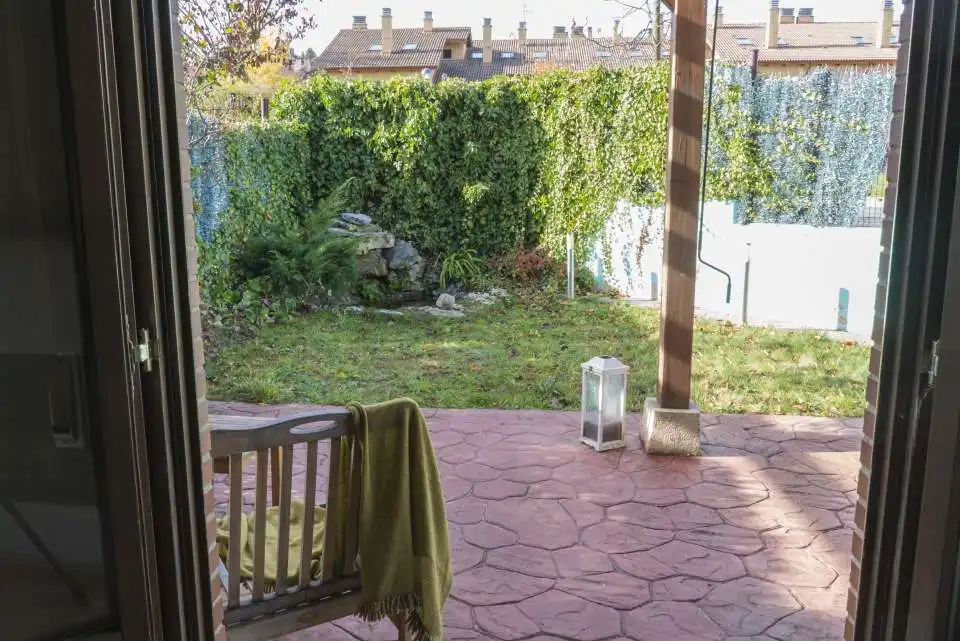 Jardí de Casa adosada en venda en Sojuela amb Calefacció