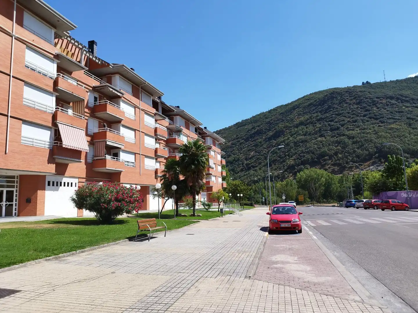 Local comercial en venda a Flores de Sil - La Placa