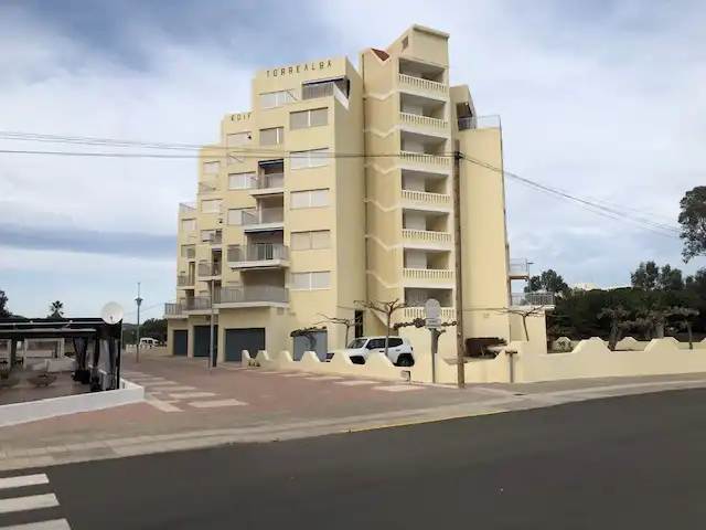 Vista exterior de Piso en venta en Torreblanca con Terraza, Amueblado y Microondas