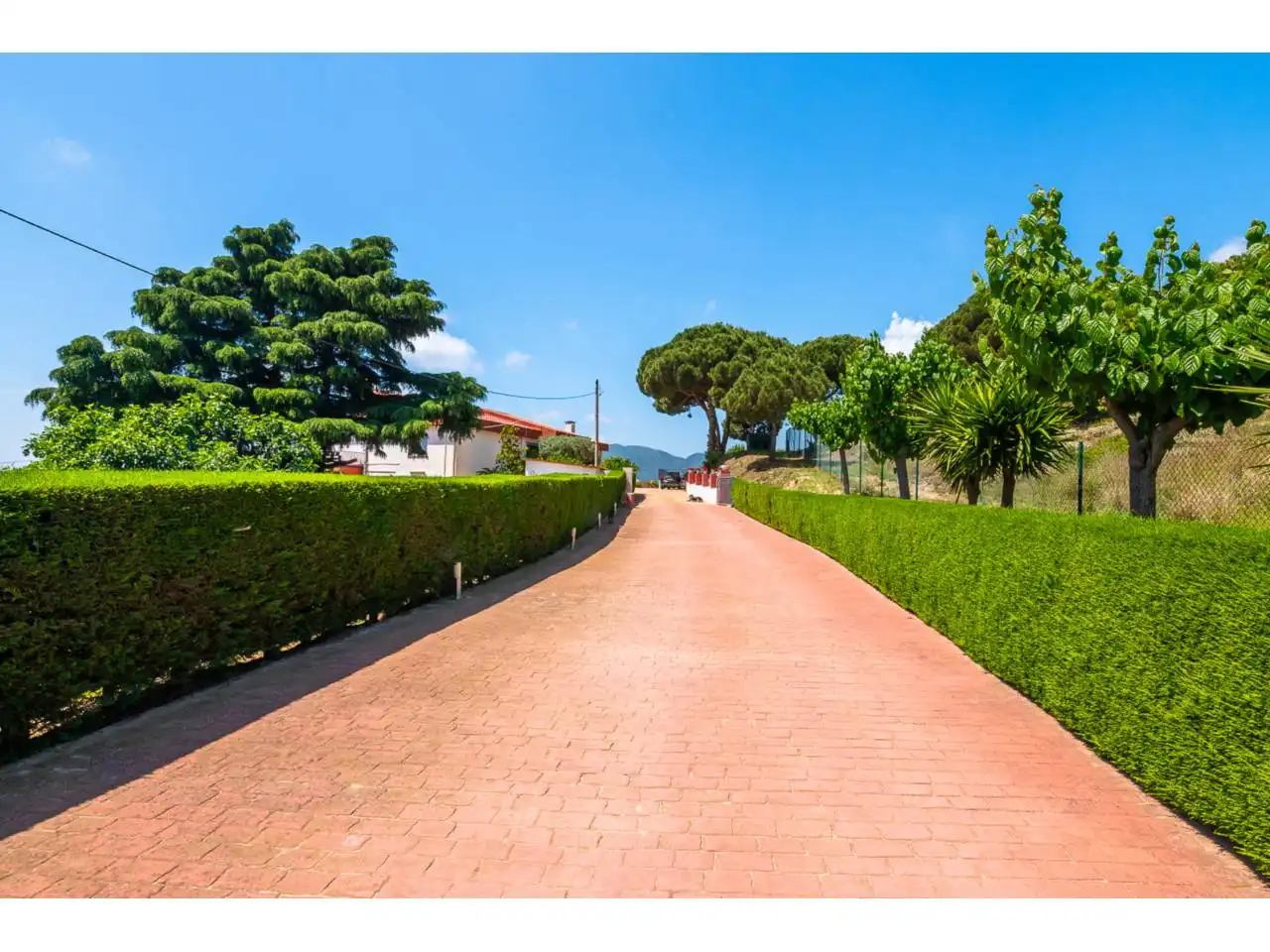 Vista exterior de Finca rústica en venda en Argentona amb Aire condicionat, Calefacció i Jardí privat
