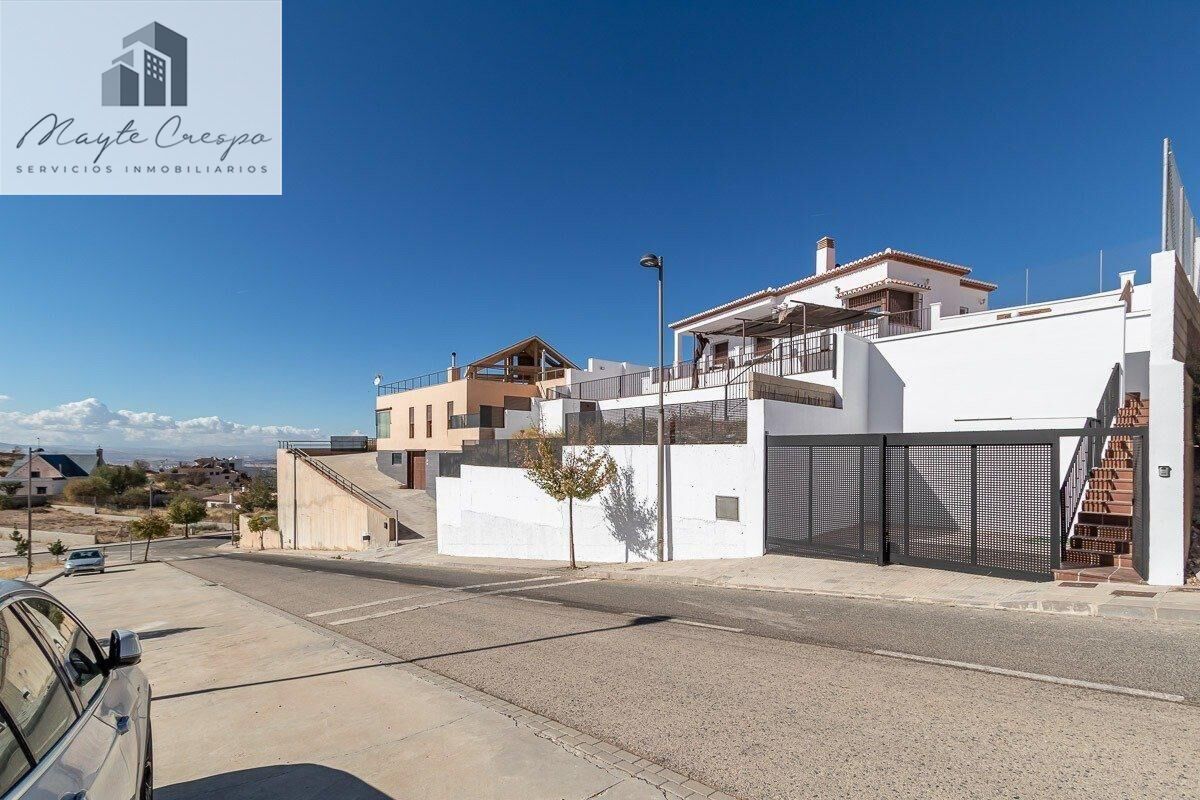 Exterior view of House or chalet for sale in La Zubia  with Private garden, Terrace and Swimming Pool