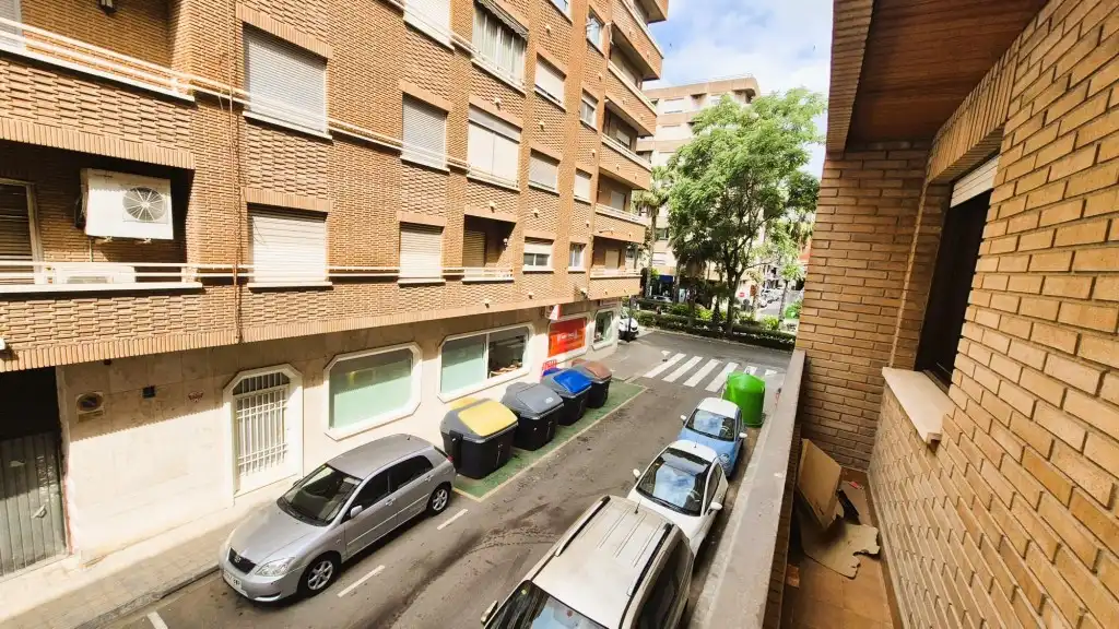 Vista exterior de Piso en venta en Torrent con Balcón