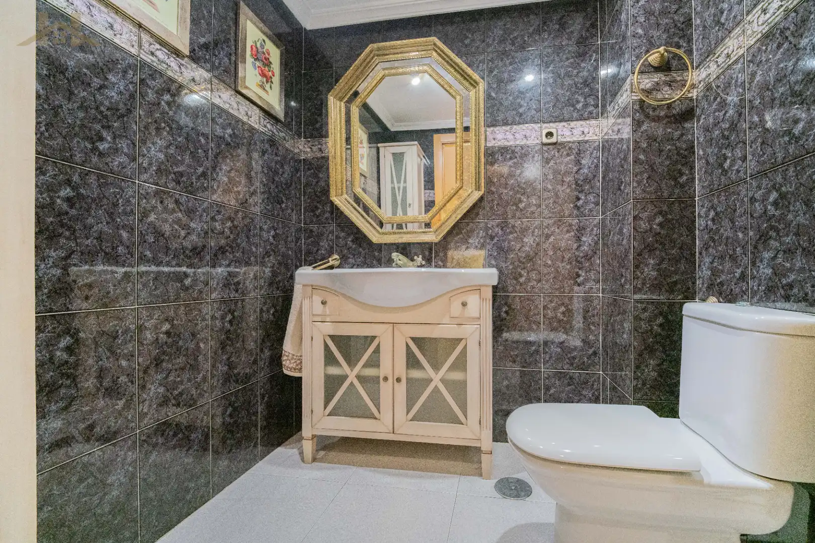 Baño de Casa adosada en venta en Alcobendas con Aire acondicionado, Calefacción y Jardín privado