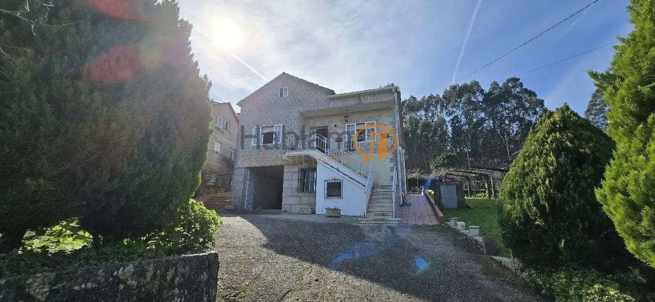 Vista exterior de Casa o chalet en venta en Vilagarcía de Arousa con Calefacción, Jardín privado y Terraza