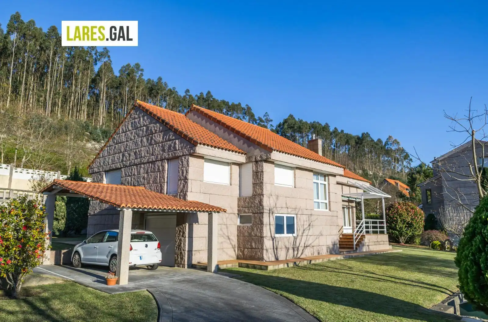 Vista exterior de Casa o chalet en venta en Cangas  con Calefacción y Trastero