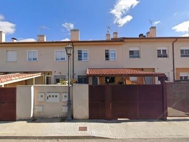 Adossat en venda a Hontanares de Eresma