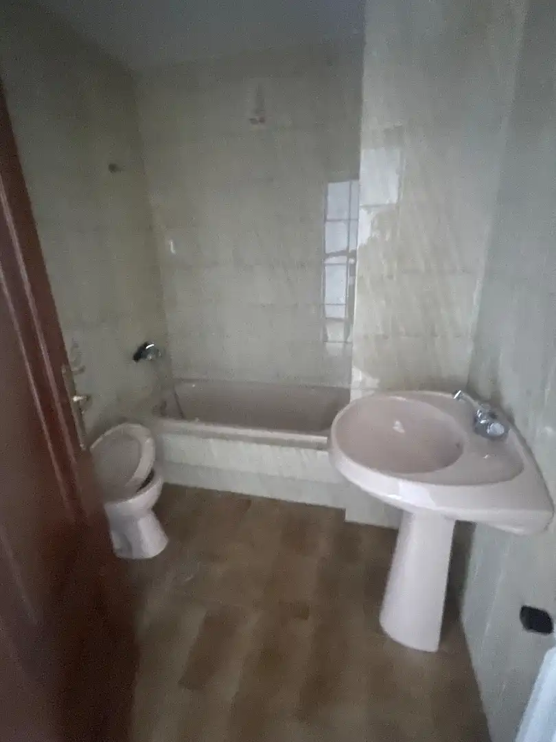 Badezimmer von Wohnung zur Miete in O Carballiño   mit Heizung, Parkett und Terrasse