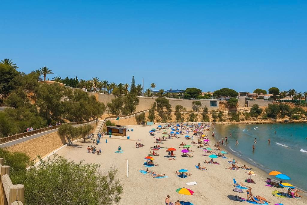 Exterior view of Study to rent in Orihuela  with Air Conditioner, Terrace and Furnished