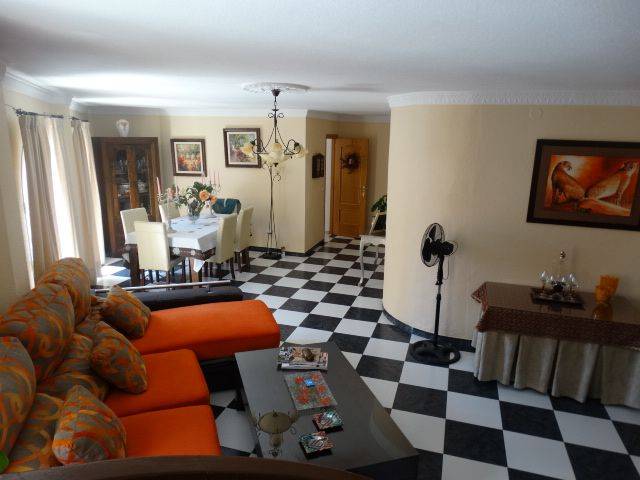 Casa-chalet en Venta en Centro