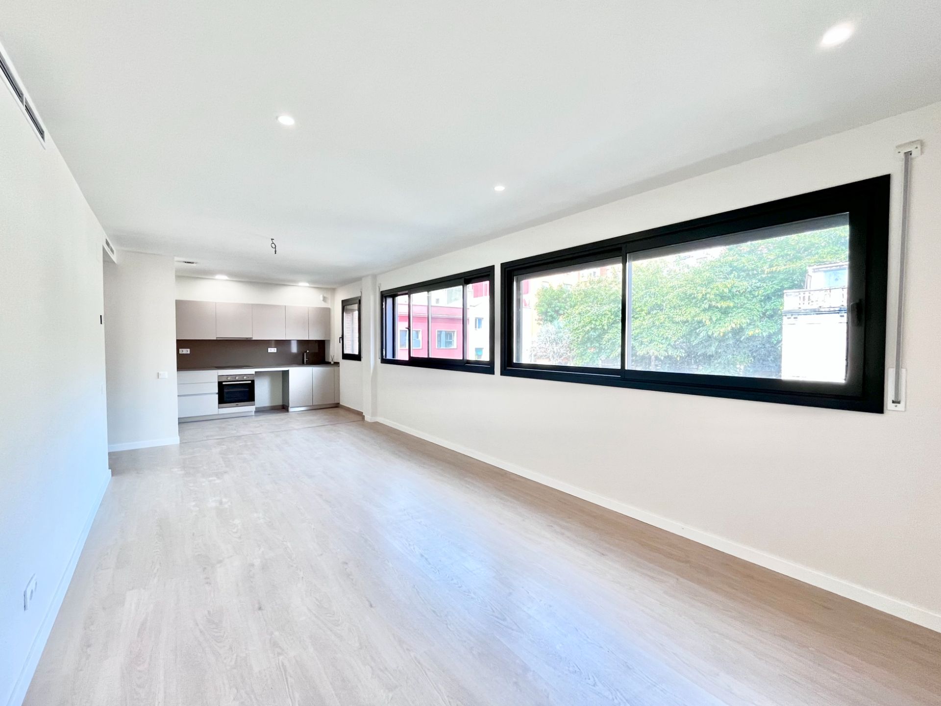 Living room of Flat to rent in L'Hospitalet de Llobregat  with Air Conditioner, Heating and Parquet flooring