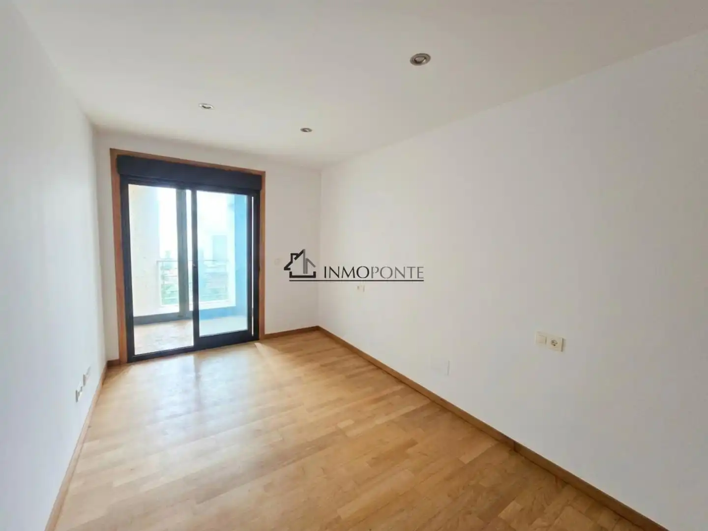 Habitación de Piso en venta en Marín con Calefacción y Balcón