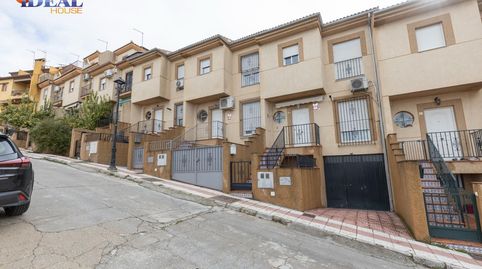 Foto 2 de Casa adosada en venta en Calle de las Eras Altas, 21, Güevéjar, Granada