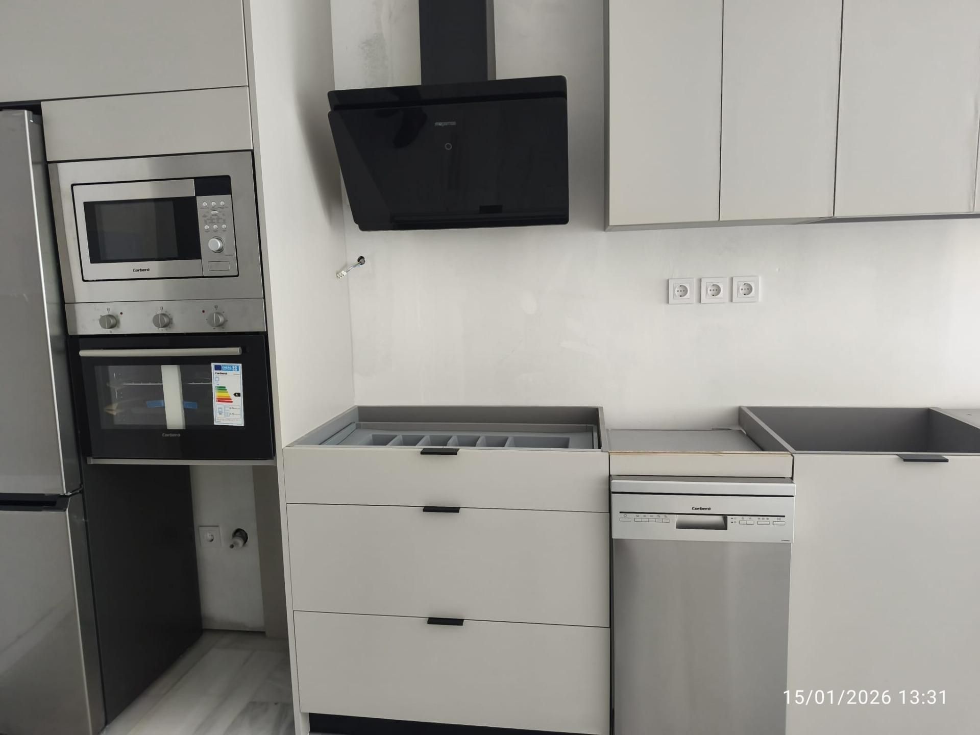 Kitchen of Flat for sale in  Sevilla Capital  with Air Conditioner and Private garden