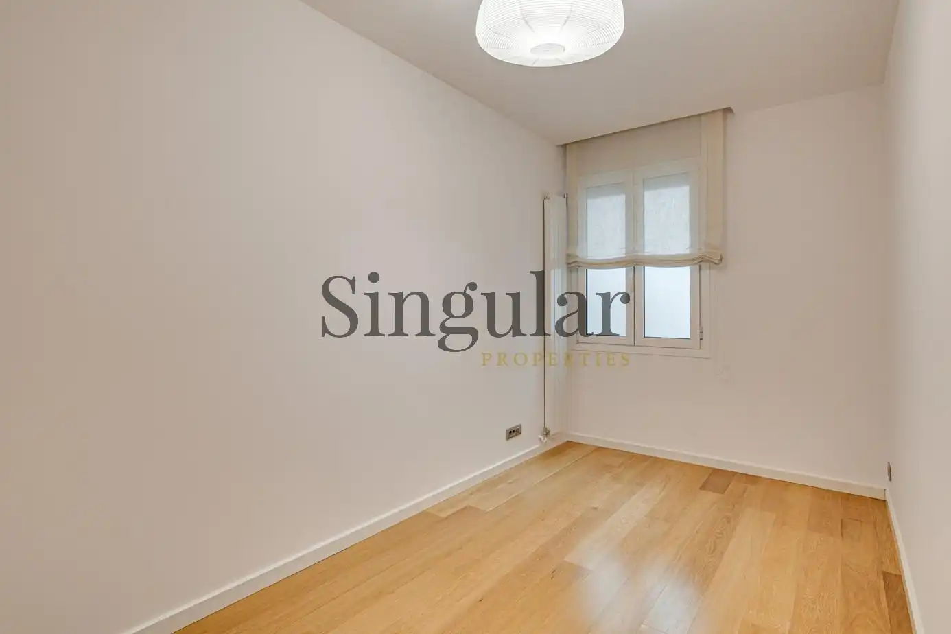 Bedroom of Attic for sale in Barcelona  with Heating, Parquet flooring and Terrace