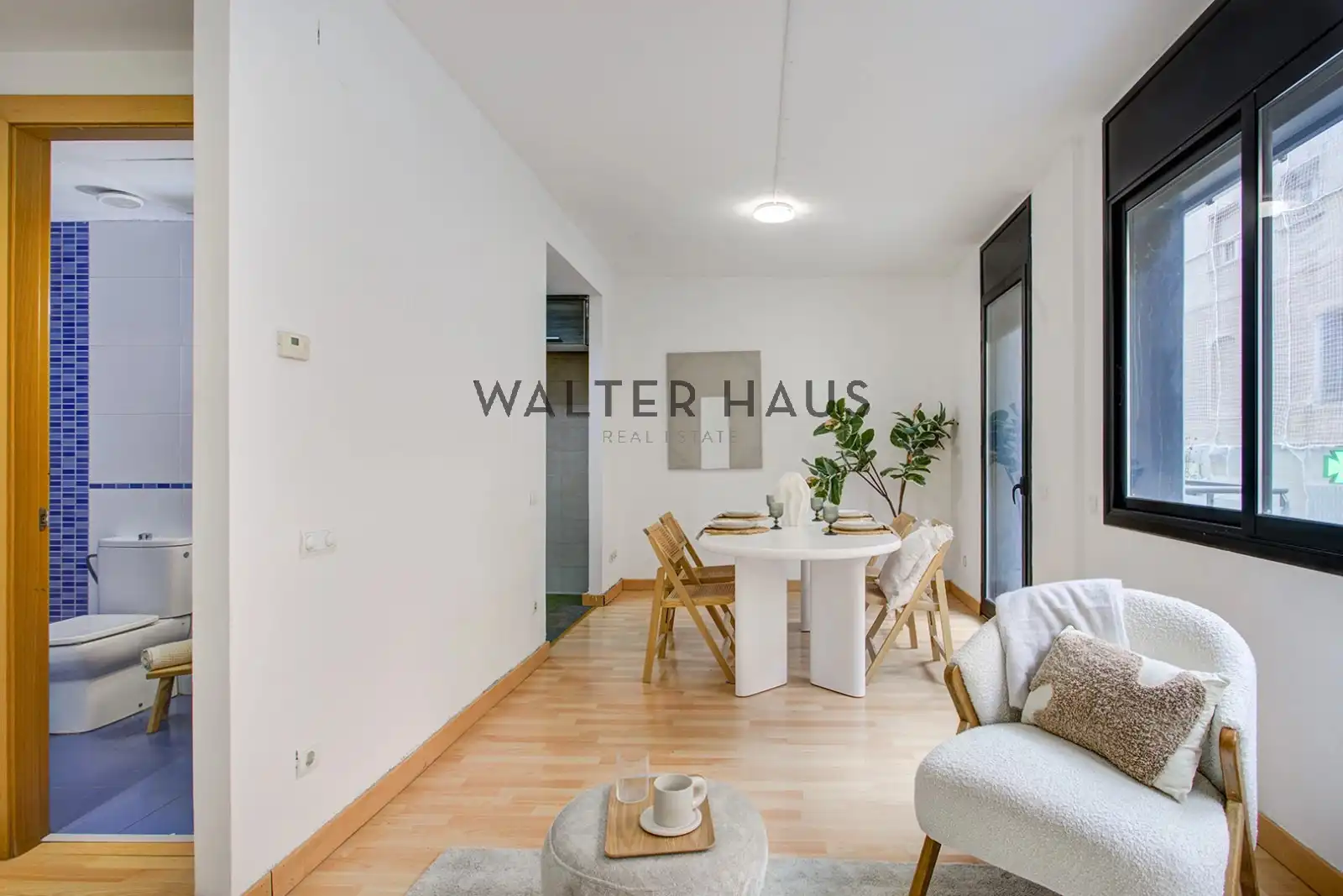Living room of Houses for sale in Barcelona  with Air Conditioner, Heating and Terrace