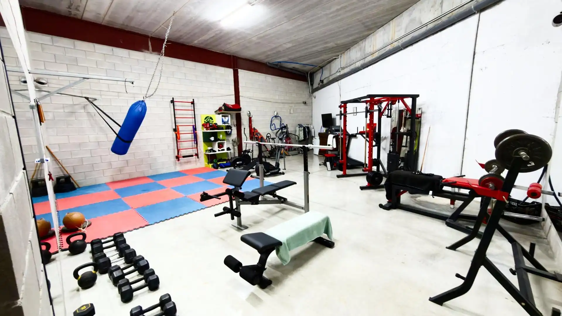 Industrial buildings for sale in Benidorm