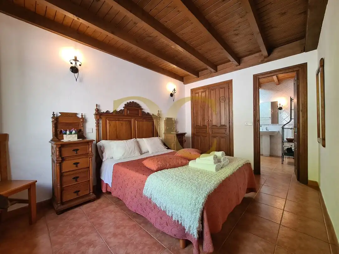 Dormitori de Casa o xalet en venda en Peñamellera Alta amb Calefacció, Jardí privat i Terrassa