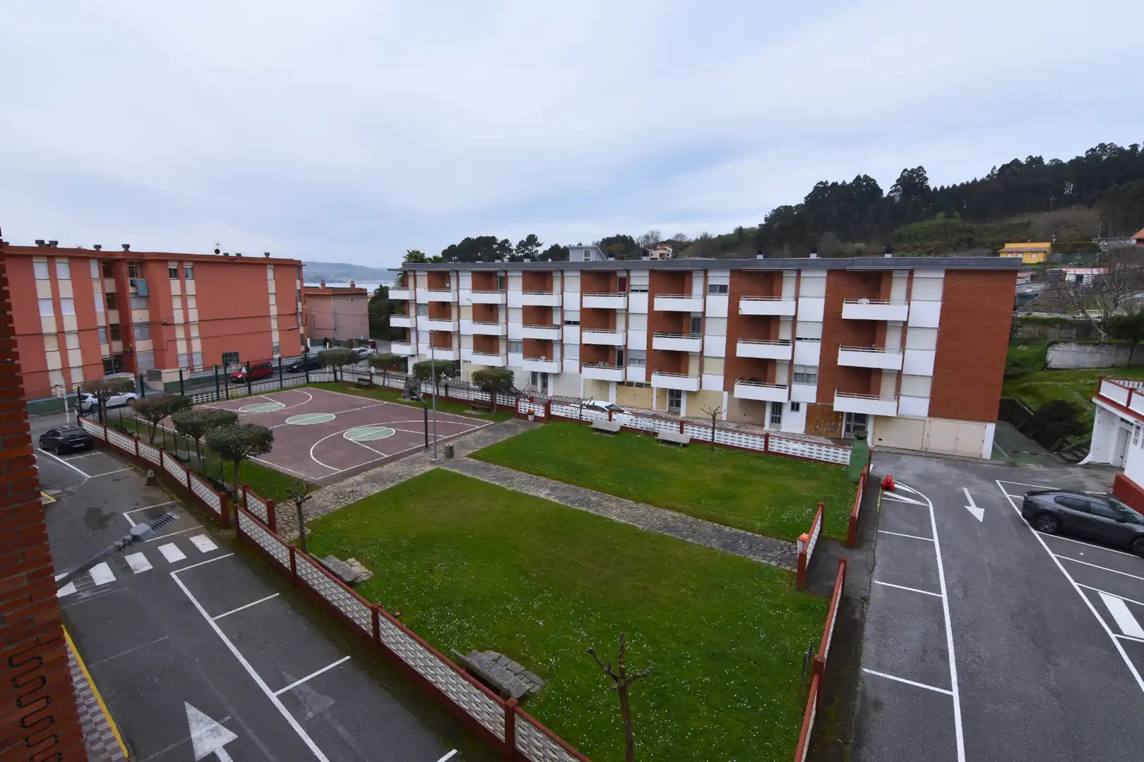 Vista exterior de Piso en venta en Pontedeume con Calefacción, Parquet y Terraza