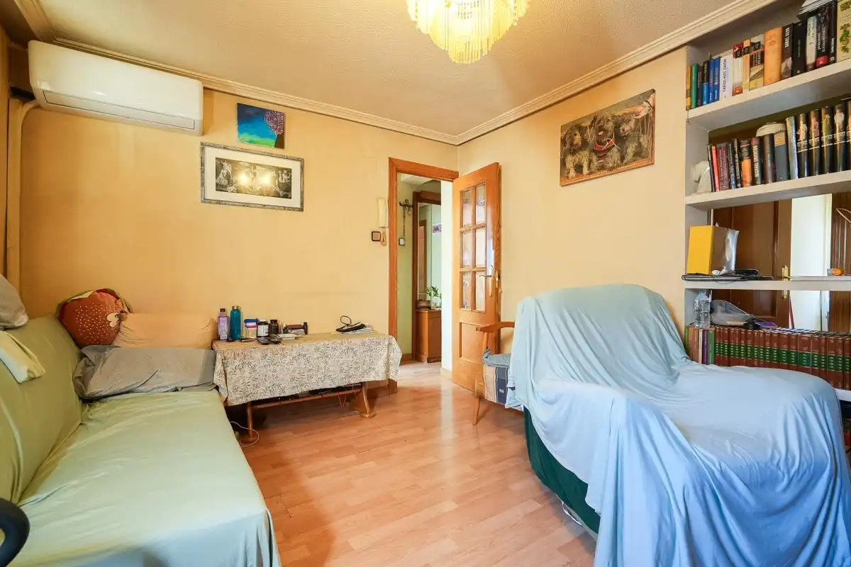 Living room of Flat for sale in Madrid  with Air Conditioner, Heating and Furnished