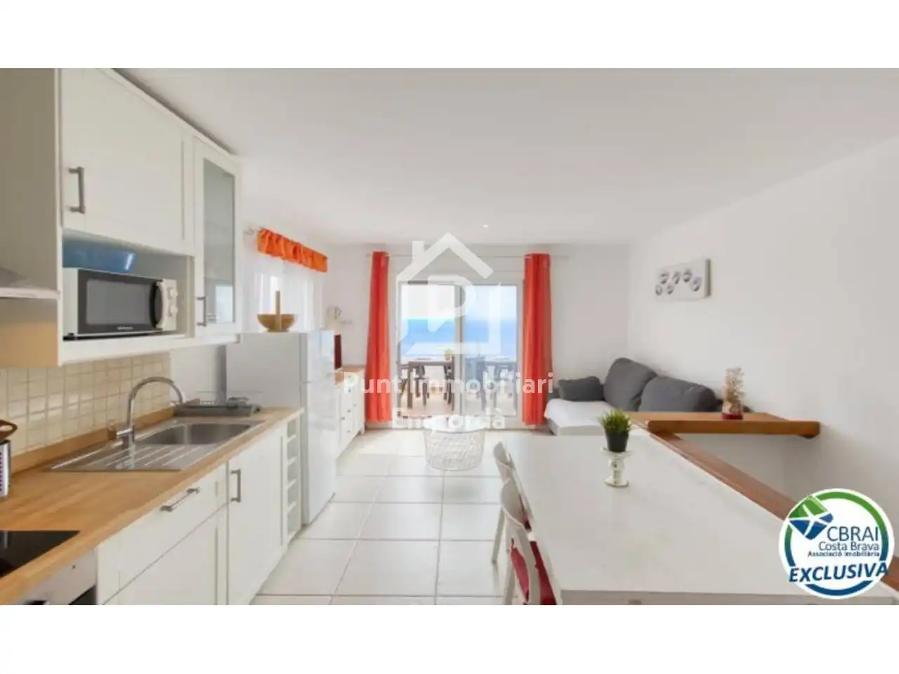 Cuina de Apartament en venda en Roses amb Aire condicionat, Calefacció i Terrassa