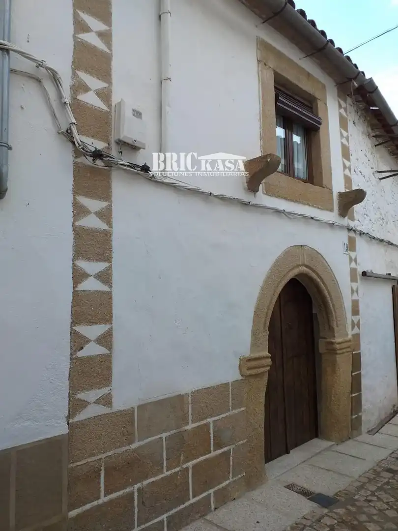 House for sale in Valencia de Alcántara, imagen 2