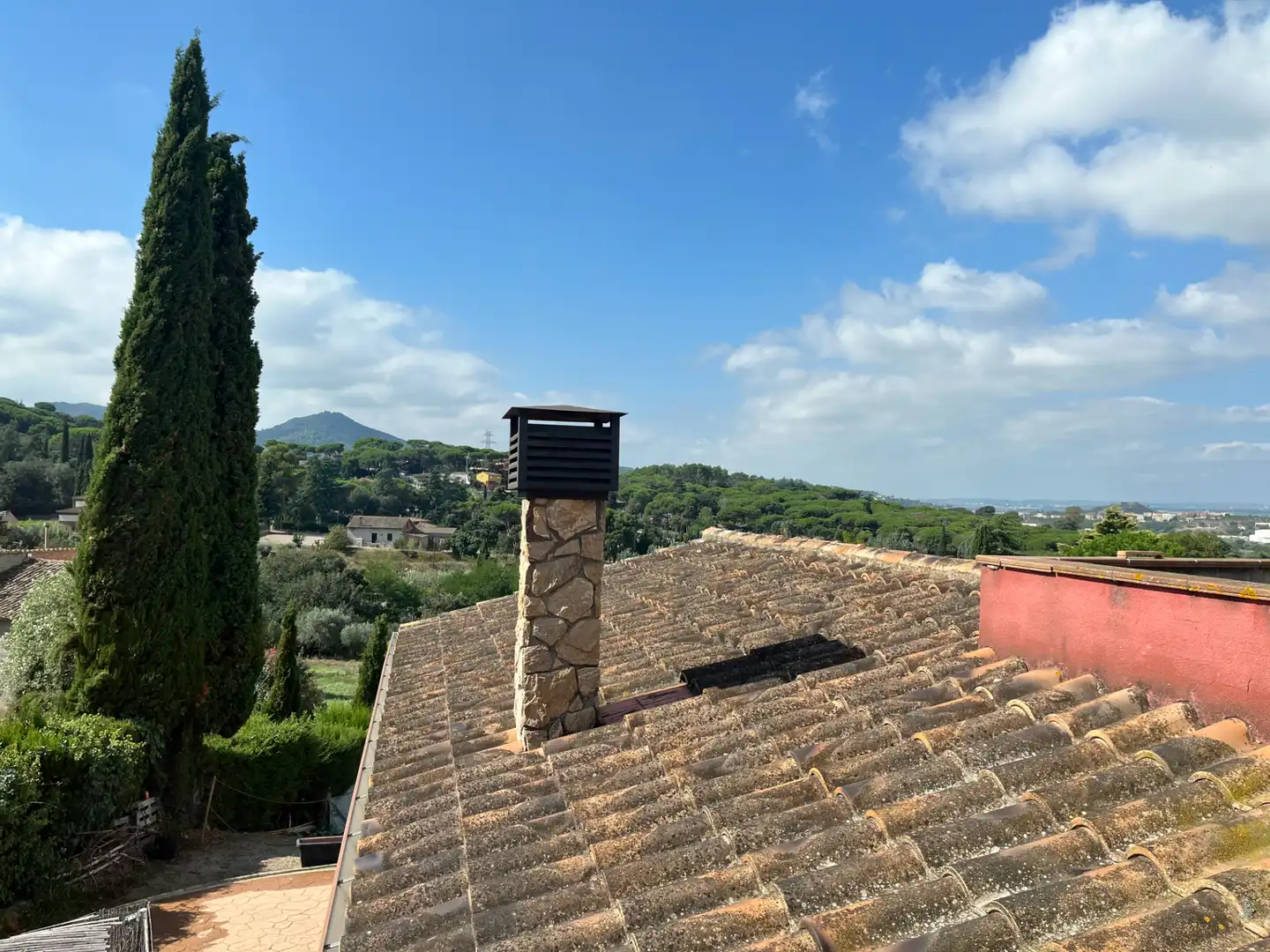 Vista exterior de Casa o xalet en venda en Vilanova del Vallès amb Aire condicionat, Calefacció i Jardí privat