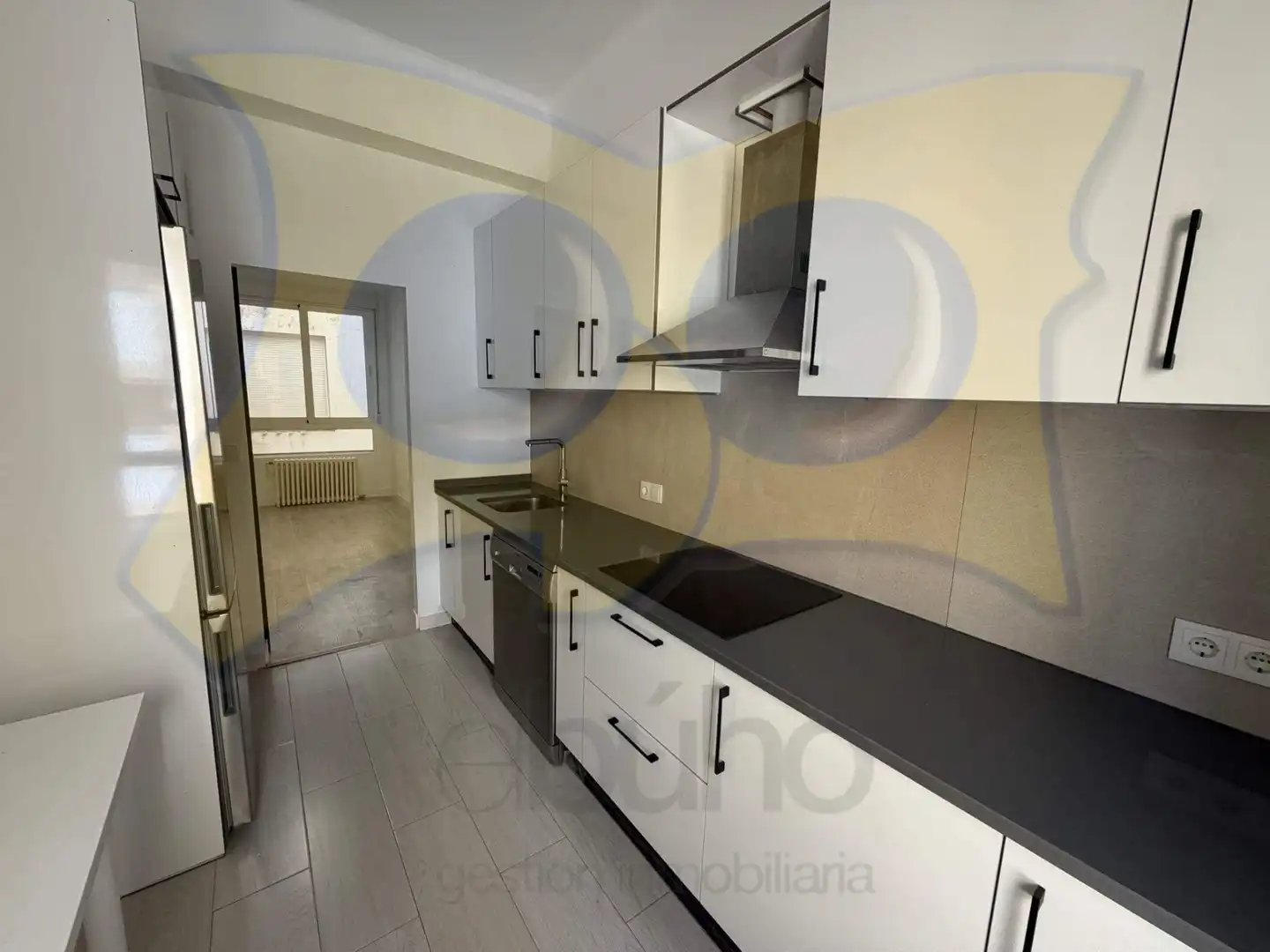 Kitchen of Flat for rent in Salamanca  with Heating, Parquet flooring and Oven