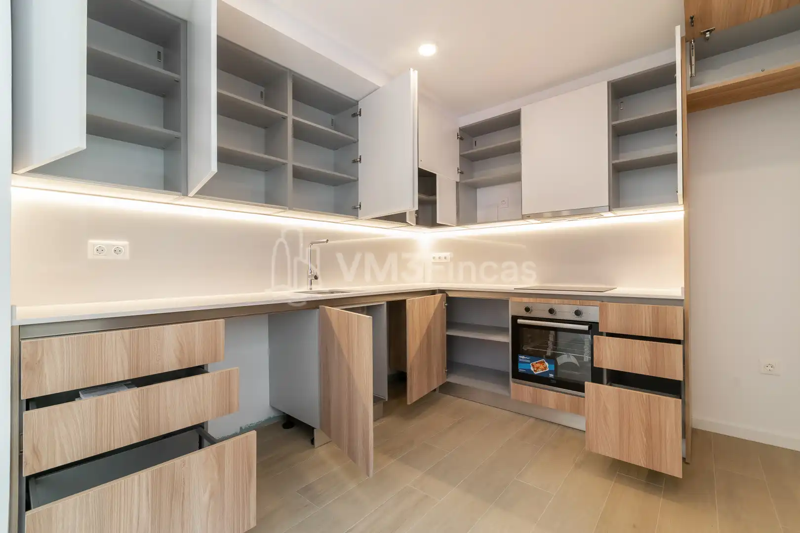 Cocina de Ático de alquiler en Santa Coloma de Gramenet con Aire acondicionado, Calefacción y Terraza