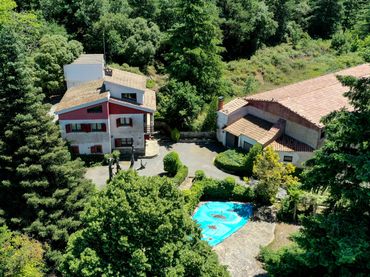 Detached house with balcony for sale in Carrer Pau Casals 4