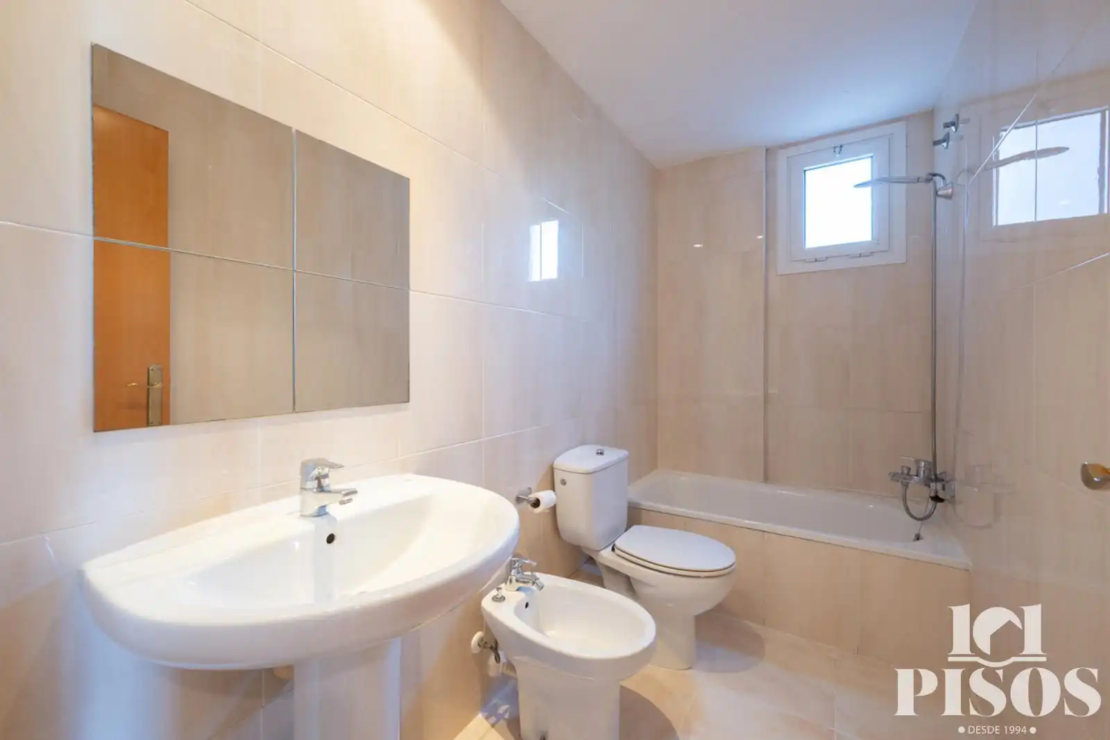 Bathroom of Flat for sale in Sant Cugat del Vallès  with Heating, Terrace and Storage room