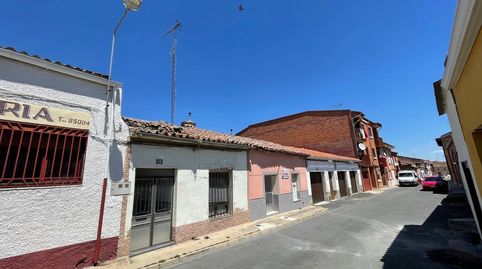 Foto 2 de Finca rústica en venta en Calle Seco, 16, Nava del Rey, Valladolid