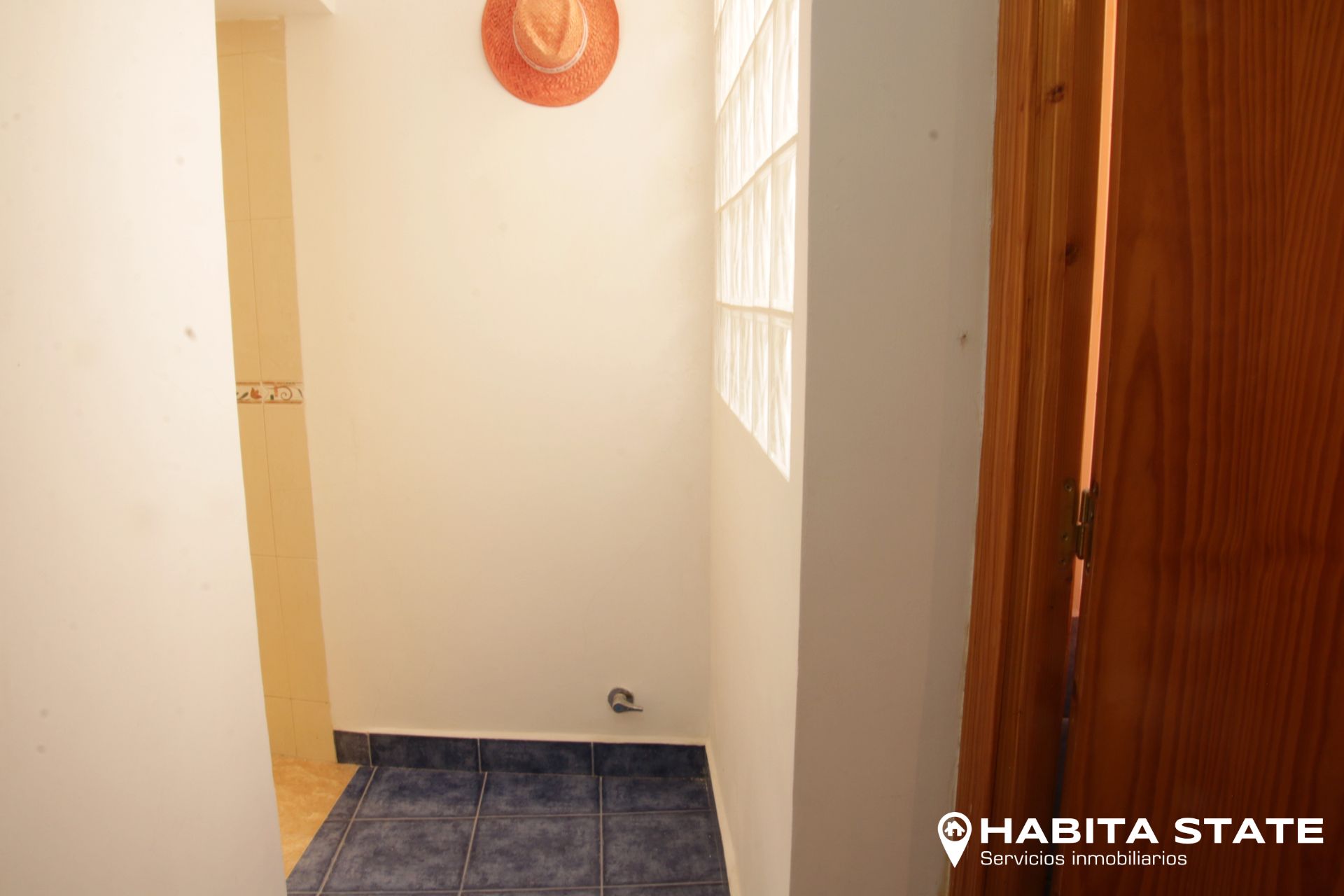 Flat for sale in  Almería Capital  with Furnished and Balcony