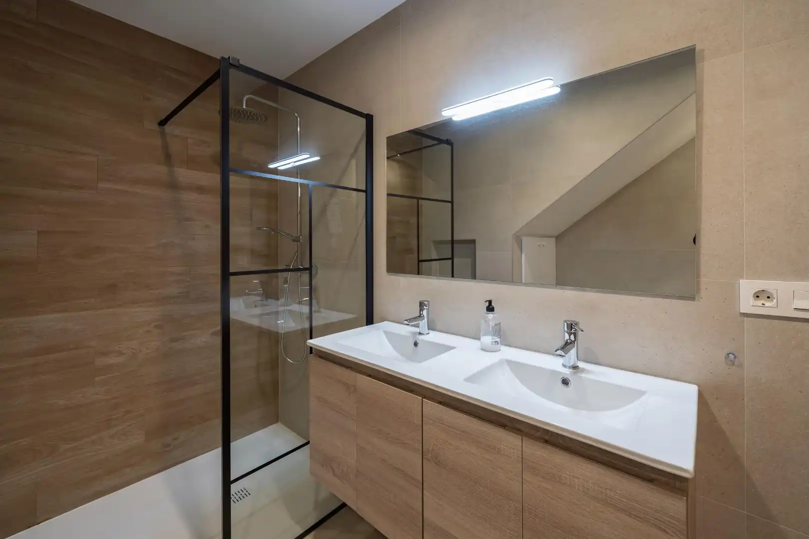 Baño de Casa o chalet de alquiler en Padul con Aire acondicionado, Calefacción y Trastero