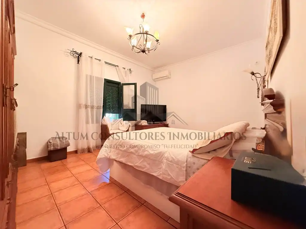Dormitori de Casa o xalet en venda en Alcalá de Guadaira