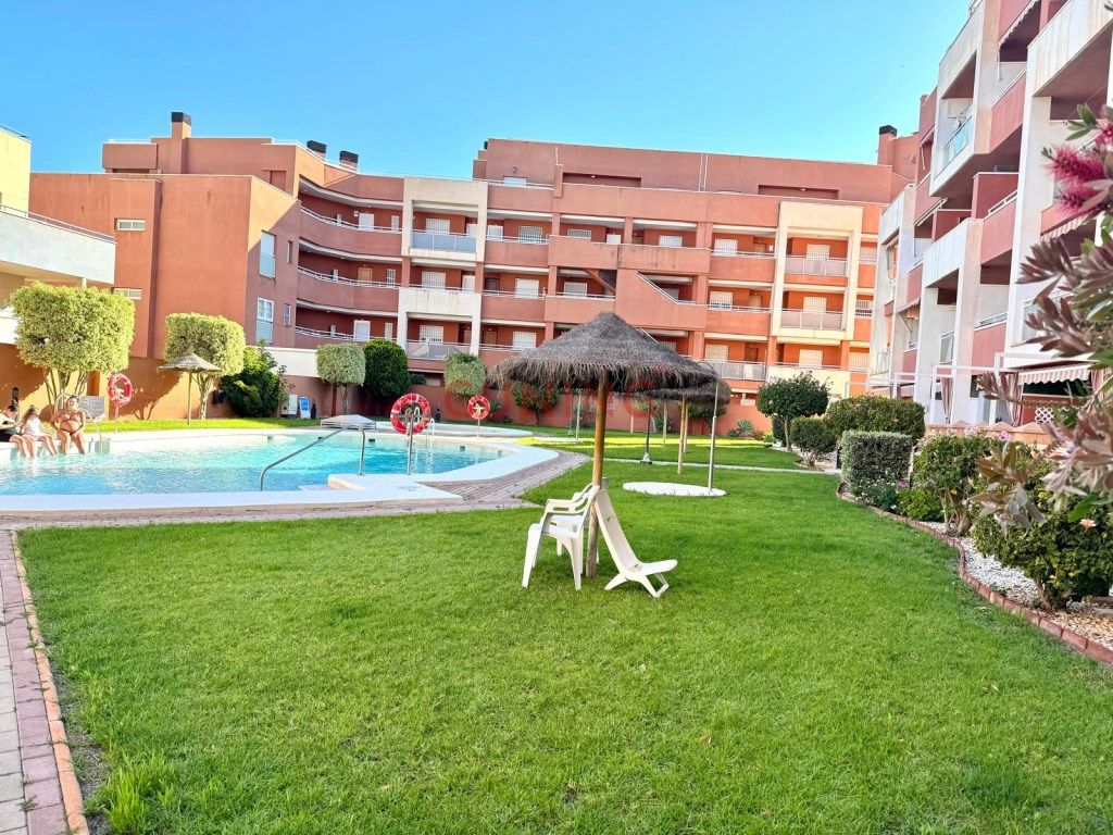 Swimming pool of Apartment for sale in Roquetas de Mar