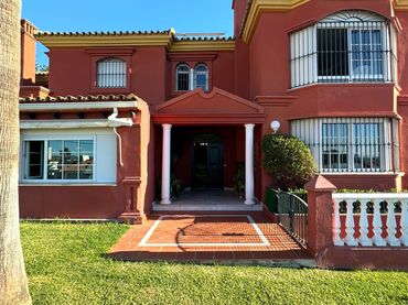 Casa amb piscina en venda a Seghers