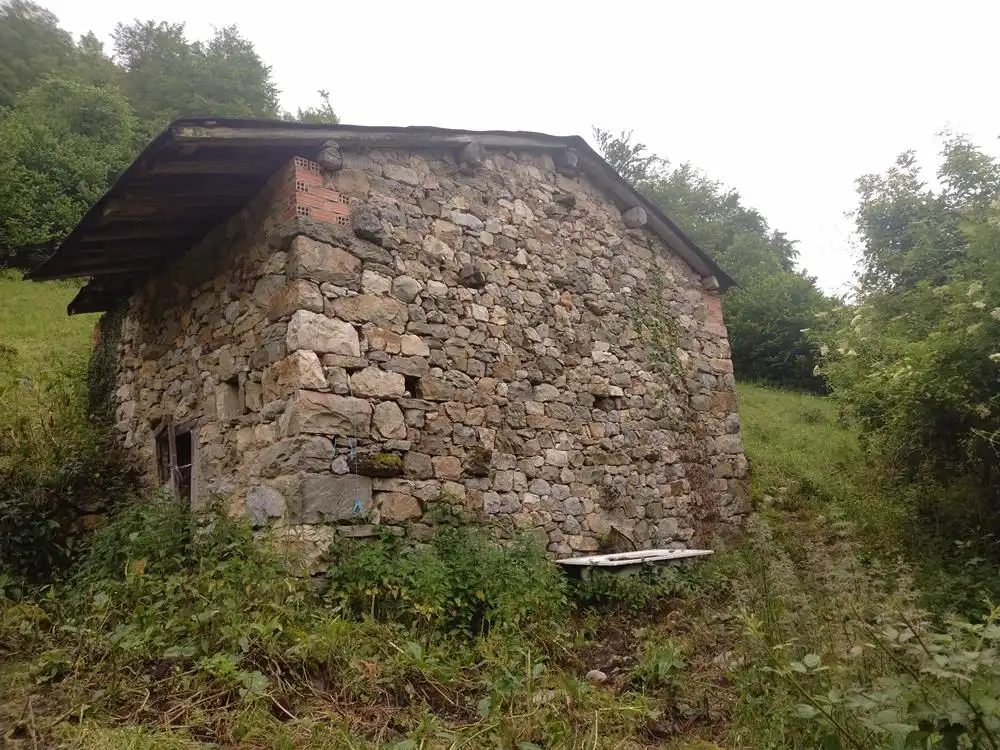 Außenansicht von Country house zum Verkauf in Aller