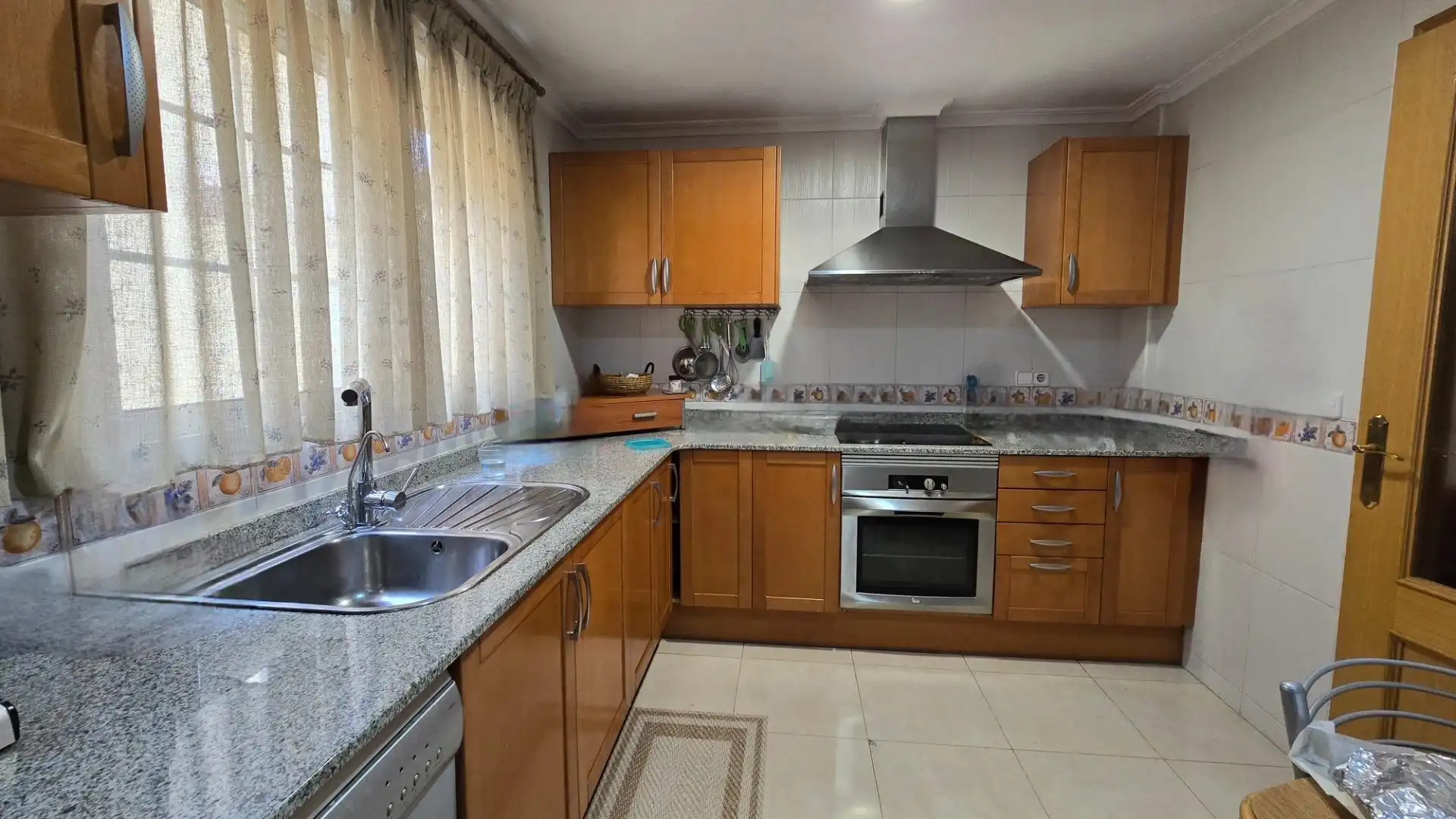 Cocina de Casa o chalet en venta en Elda con Aire acondicionado, Jardín privado y Terraza
