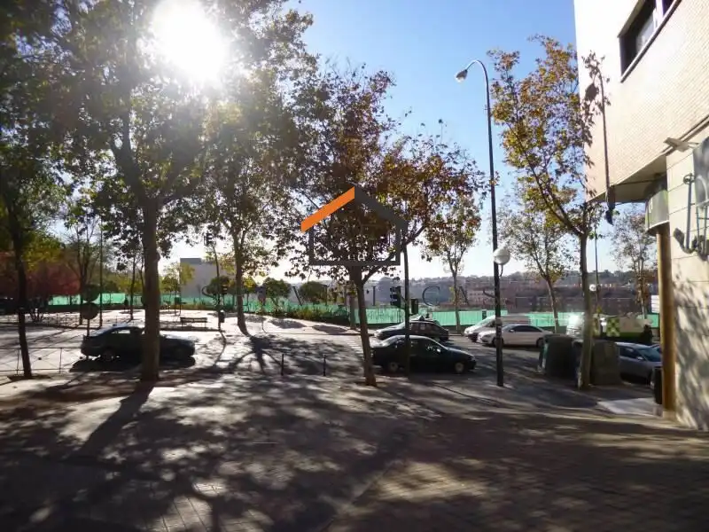 Vista exterior de Apartament de lloguer en Madrid amb Calefacció, Parquet i Piscina comunitària
