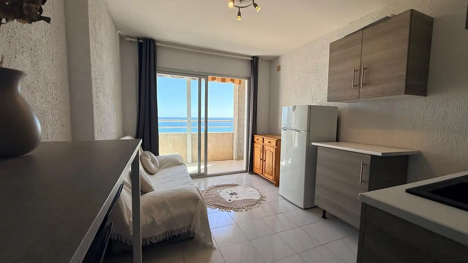 Habitación de Apartamento en venta en Empuriabrava con Terraza y Amueblado