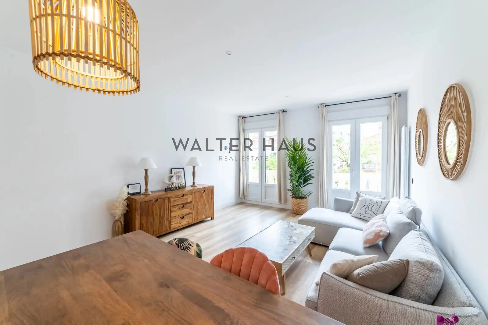 Living room of Flat for sale in Madrid  with Air Conditioner, Heating and Furnished