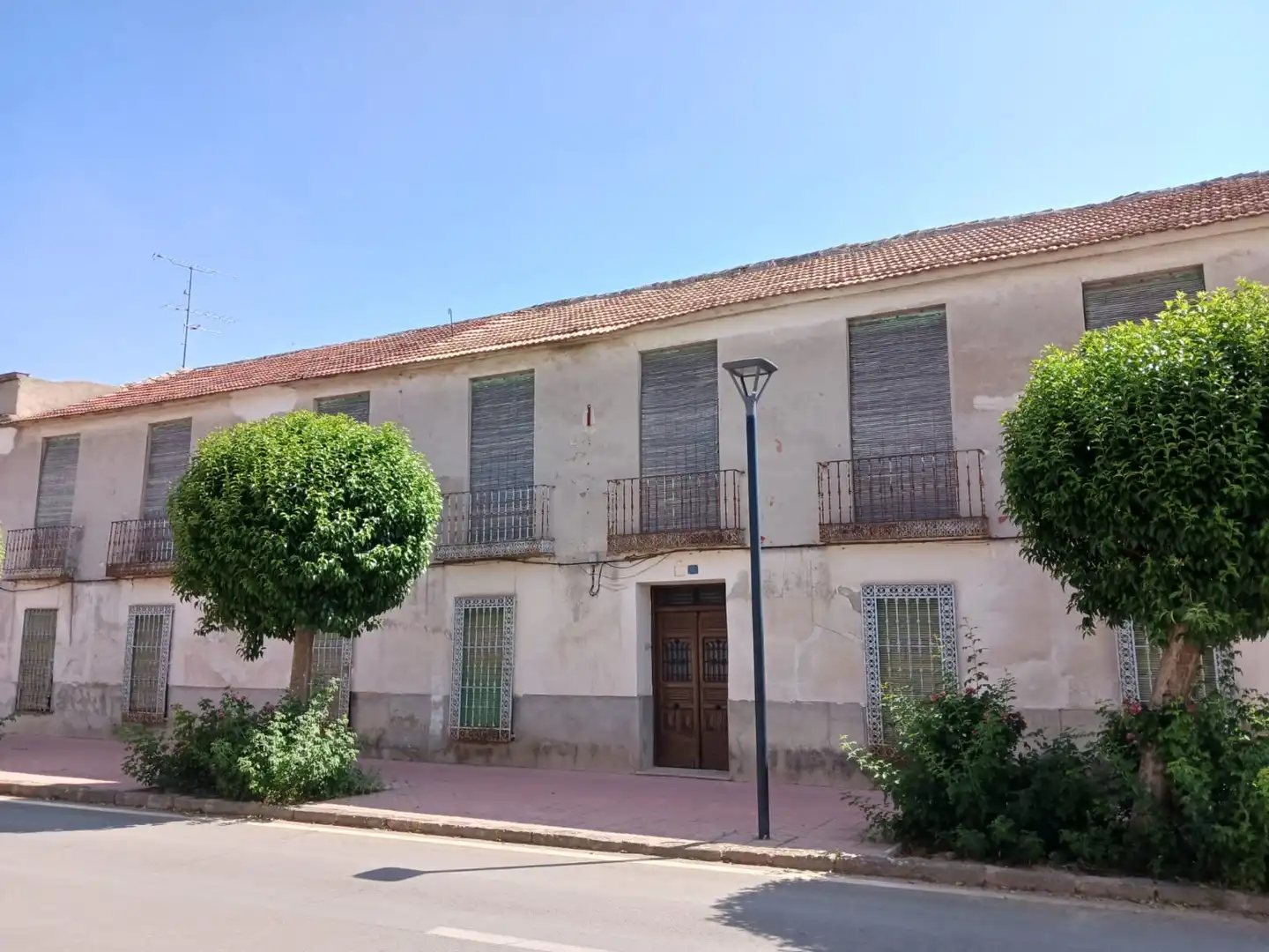 Casa rústica amb terrassa en venda a Calle Calatrava